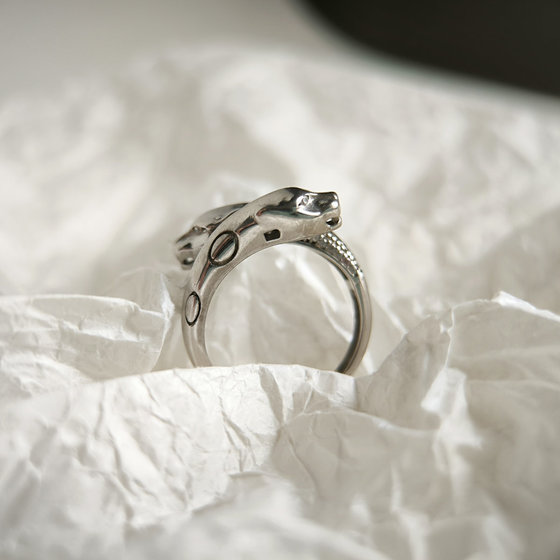 Серебряное кольцо с фианитами