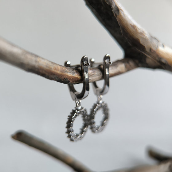 Серебряные серьги с фианитами