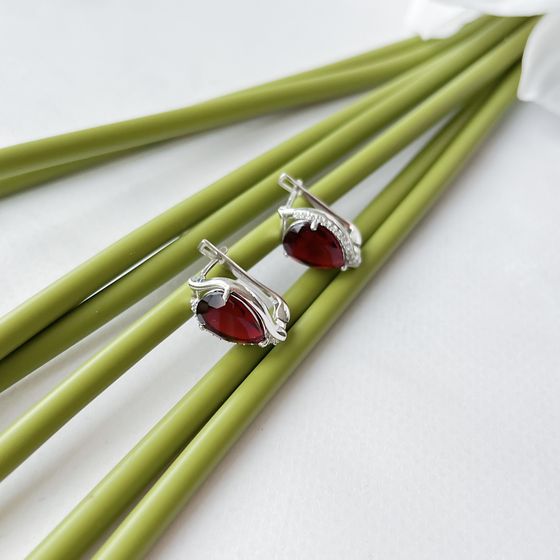 Серебряные серьги с гранатом 6.54ct