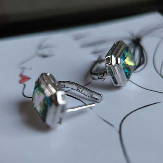 Серебряные серьги с мистик топазом 4.563ct