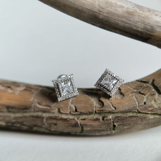 Серебряные серьги с фианитами