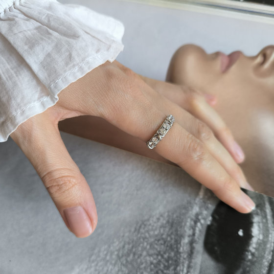 Серебряное кольцо с фианитами