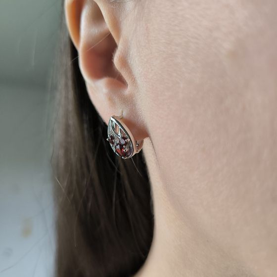 Серебряные серьги с гранатом 1.808ct