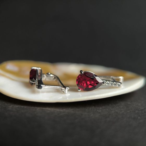 Серебряные серьги с гранатом nano