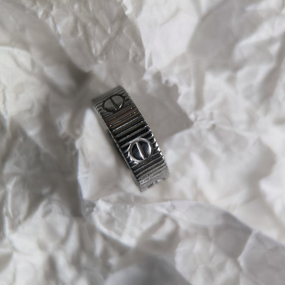 Серебряное кольцо без камней