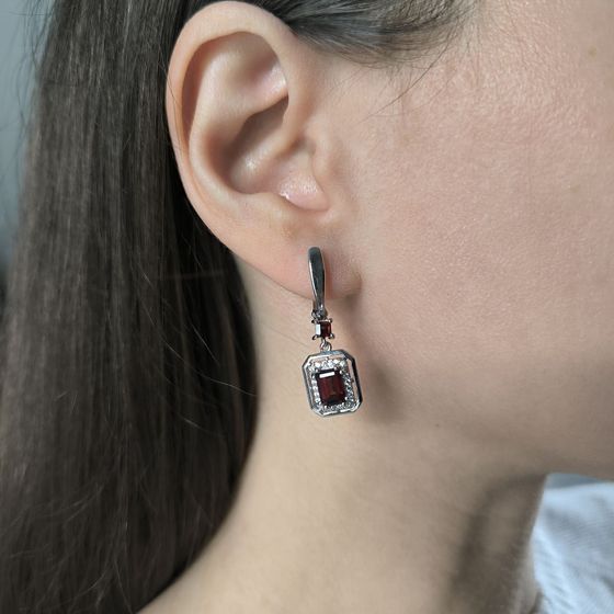 Серебряные серьги с гранатом 3.301ct