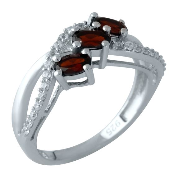 Серебряное кольцо с гранатом