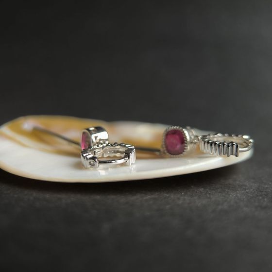 Серебряные серьги с рубином