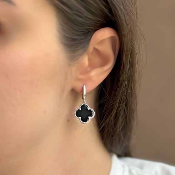 Серебряные серьги с ониксом