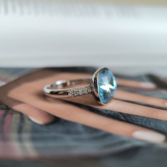 Серебряное кольцо с фианитами