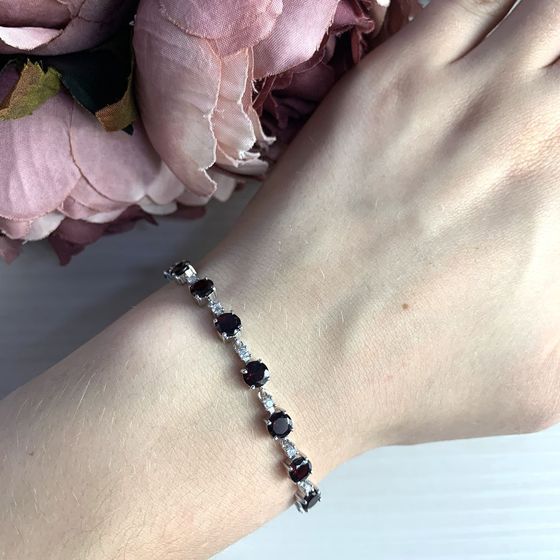 Серебряный браслет с гранатом 10.117ct