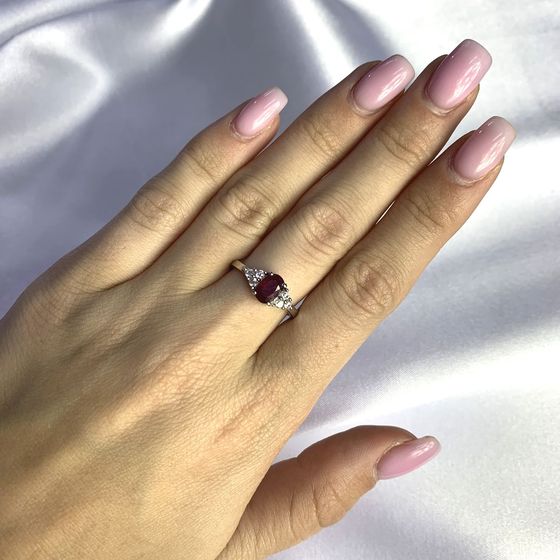 Серебряное кольцо с рубином