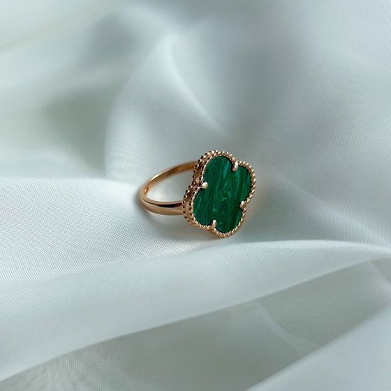 Золотое кольцо с малахитом