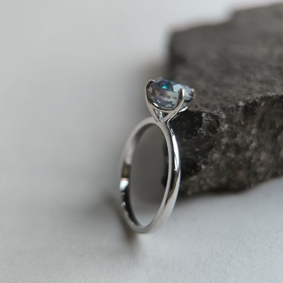 Серебряное кольцо с мистик топазом 1.95ct