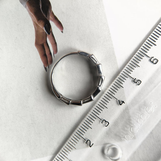 Серебряное кольцо с фианитами