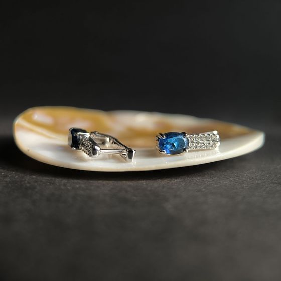 Серебряные серьги с сапфиром nano 1.413ct, фианитами