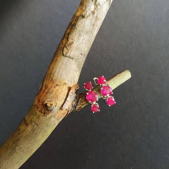 Серебряные серьги с рубином 3.63ct