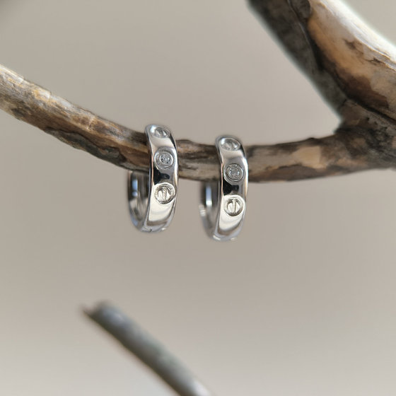 Серебряные серьги с фианитами