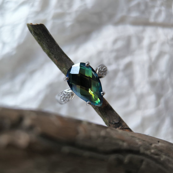 Серебряное кольцо с мистик топазом 3.492ct