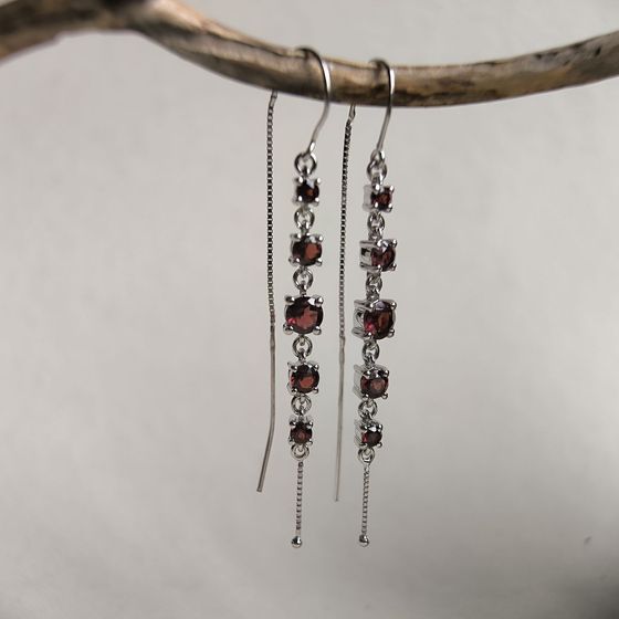 Серебряные серьги с гранатом 3.099ct