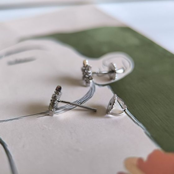 Серебряные серьги с фианитами