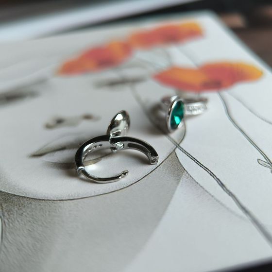 Серебряные серьги с фианитами