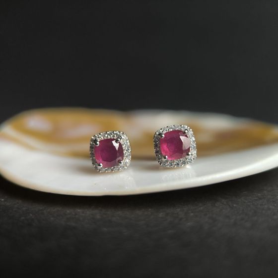 Серебряные серьги с рубином 1.655ct, фианитами