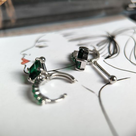 Серебряные серьги с изумрудом nano 2.295ct