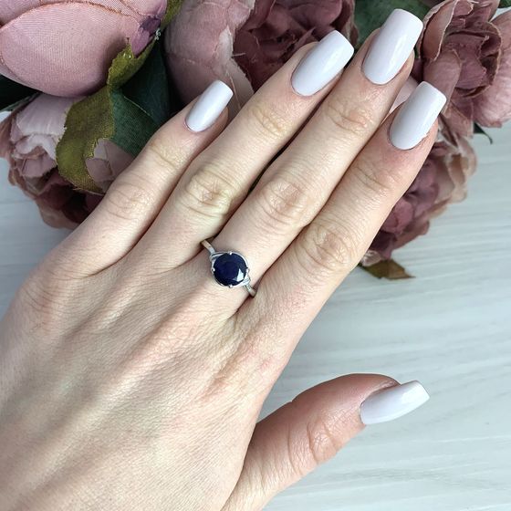 Серебряное кольцо с сапфиром