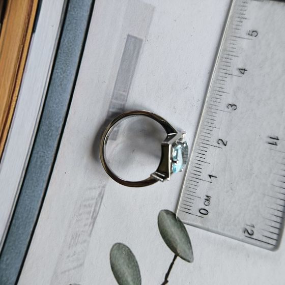 Серебряное кольцо с топазом 2.117ct