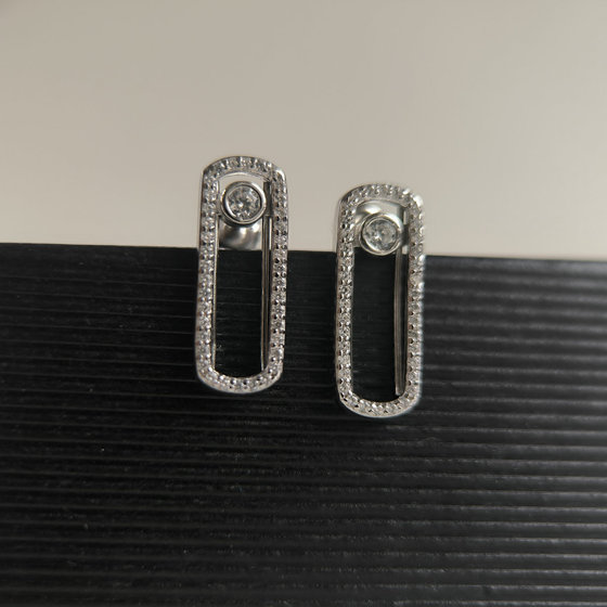 Серебряные серьги с фианитами