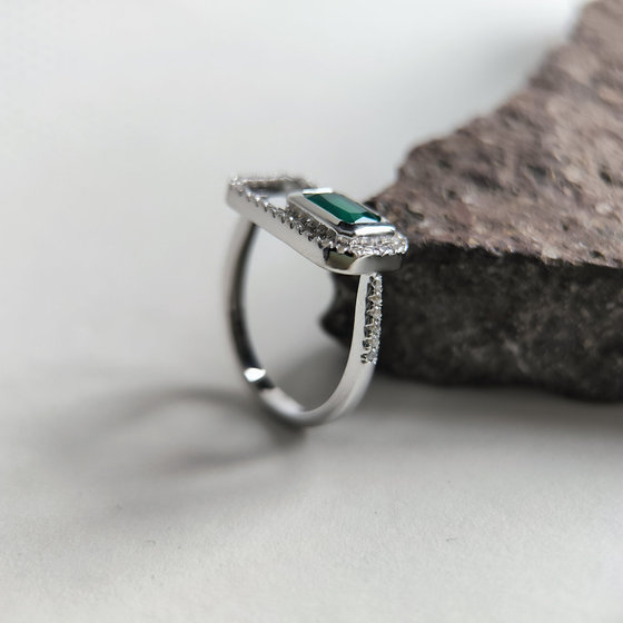 Серебряное кольцо с агатом 1.428ct, фианитами