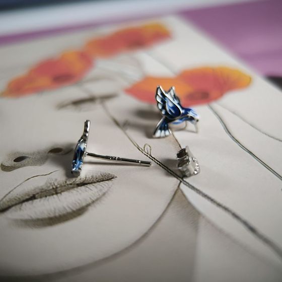 Серебряные серьги с емаллю