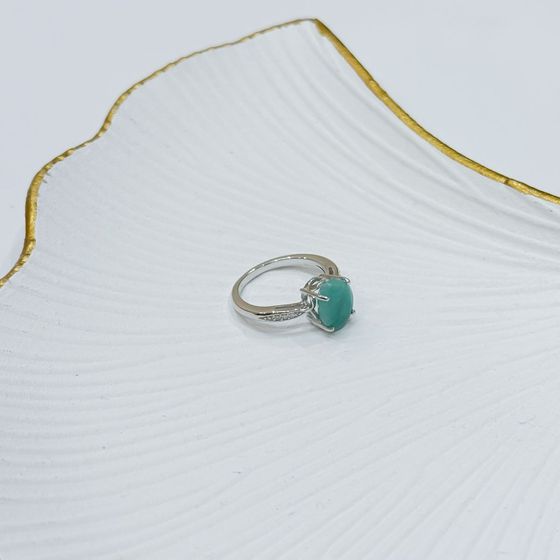 Серебряное кольцо с изумрудом 2.483ct, фианитами