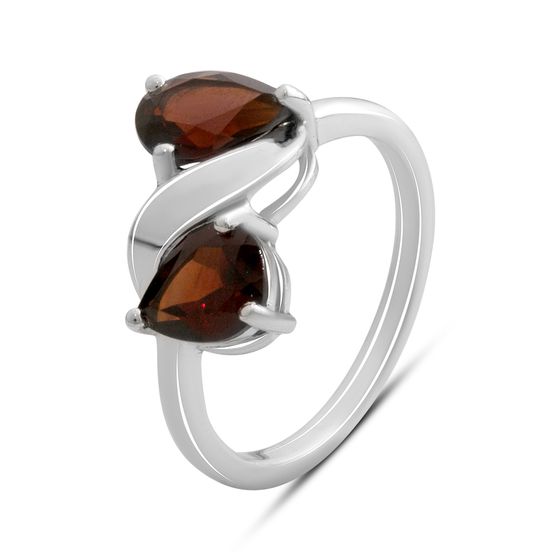 Серебряное кольцо с гранатом