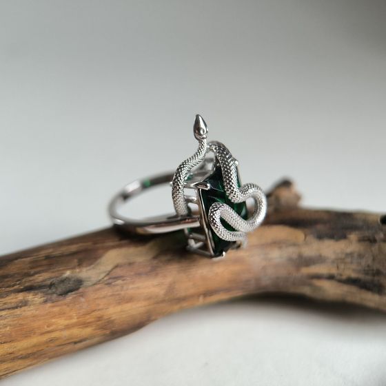 Серебряное кольцо с изумрудом nano 5.15ct