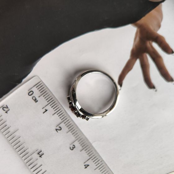 Серебряное кольцо с гранатом 0.883ct