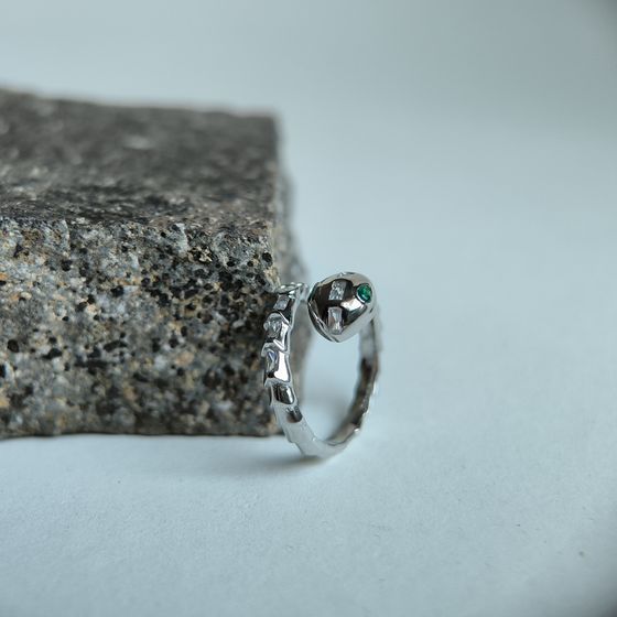 Серебряное кольцо с фианитами