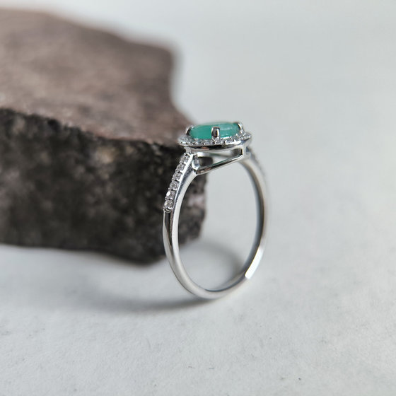 Серебряное кольцо с изумрудом 1.155ct