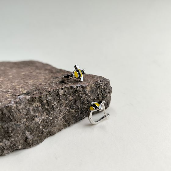 Серебряные серьги с емаллю