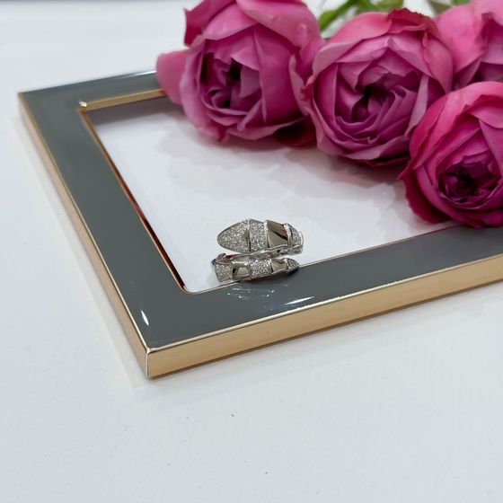 Серебряное кольцо с фианитами