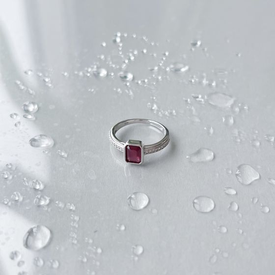 Серебряное кольцо с рубином 1.745ct