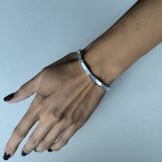 Серебряный браслет с перламутром