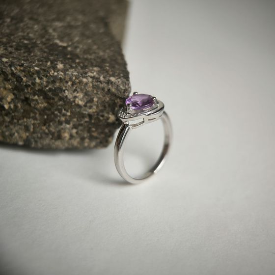 Серебряное кольцо с александритом