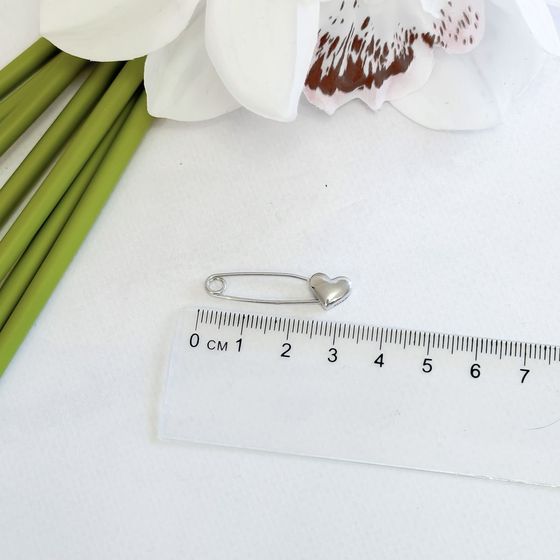 Серебряная брошка без камней