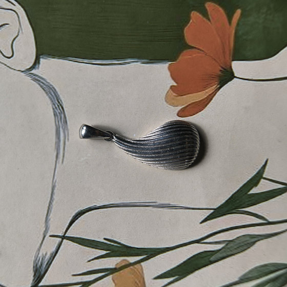 Серебряная подвеска без камней