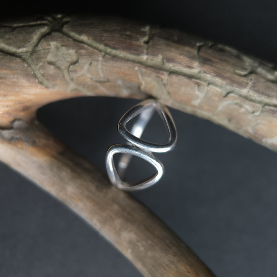 Серебряное кольцо без камней