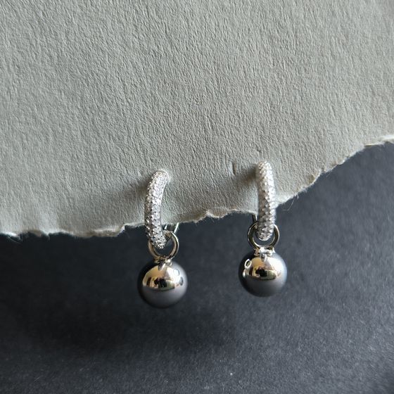 Серебряные серьги с фианитами