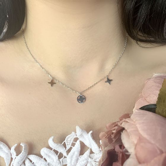 Серебряное колье без камней