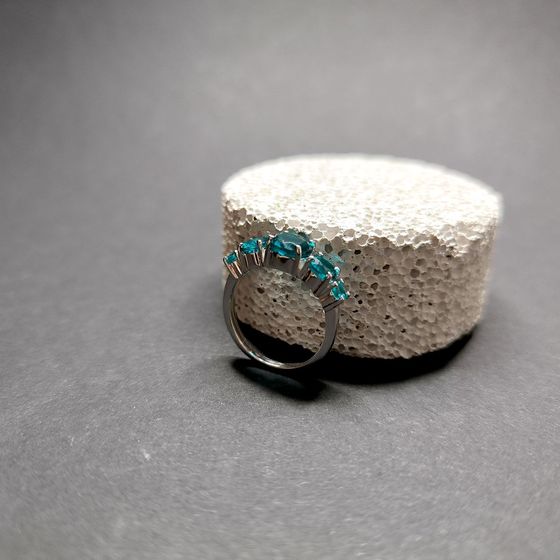 Серебряное кольцо с изумрудом nano 1.9ct